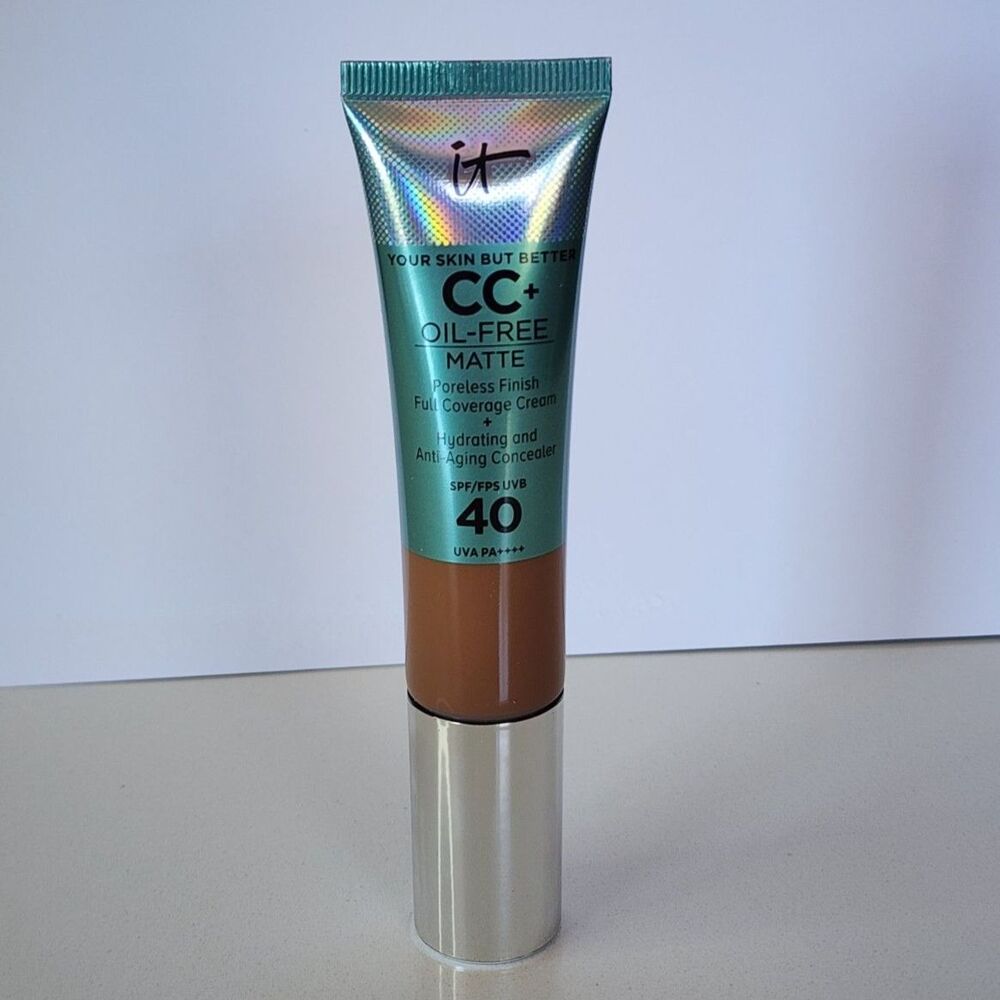 NIB IT Cosmetics CC+ Oil-Free Matte Foundation in Deep